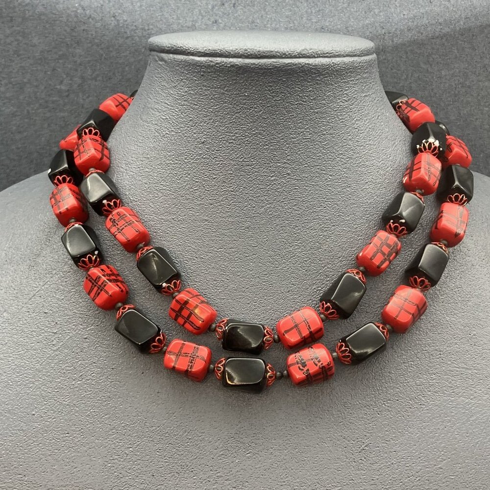 Red Black Beaded Necklace 17-19 In  Plaid Rockabilly Bold Statement Vintage Mod